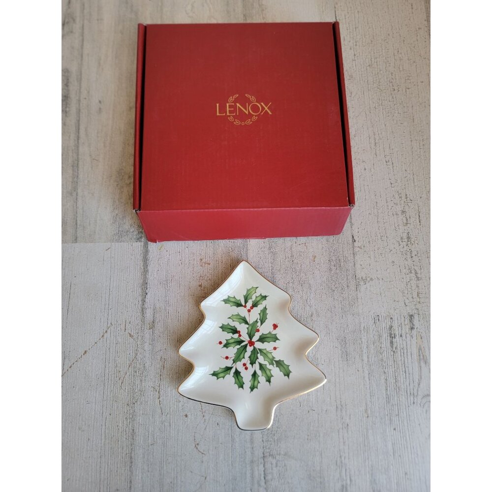 Lenox holiday tree party‎ shaped plate Mistletoe Xmas home decor kitchen